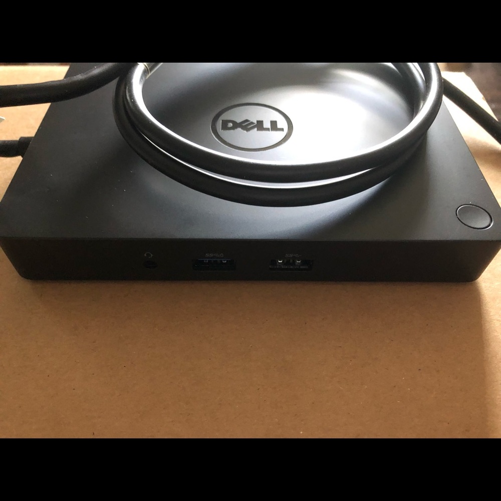 Brand New DELL WD15 Monitor Dock